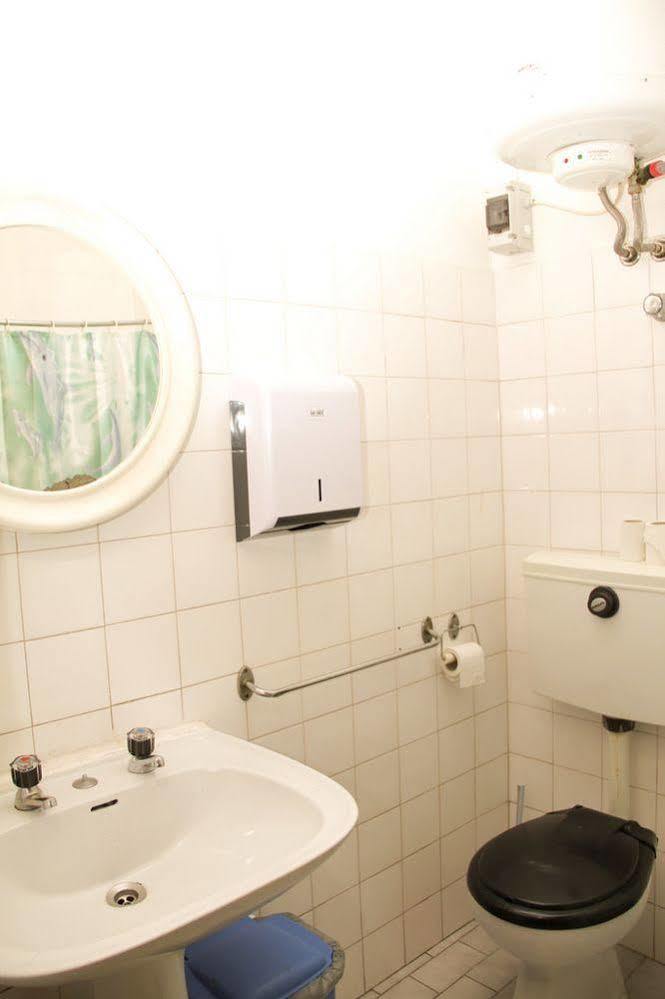 Monte Sinai Guest House Порту Экстерьер фото