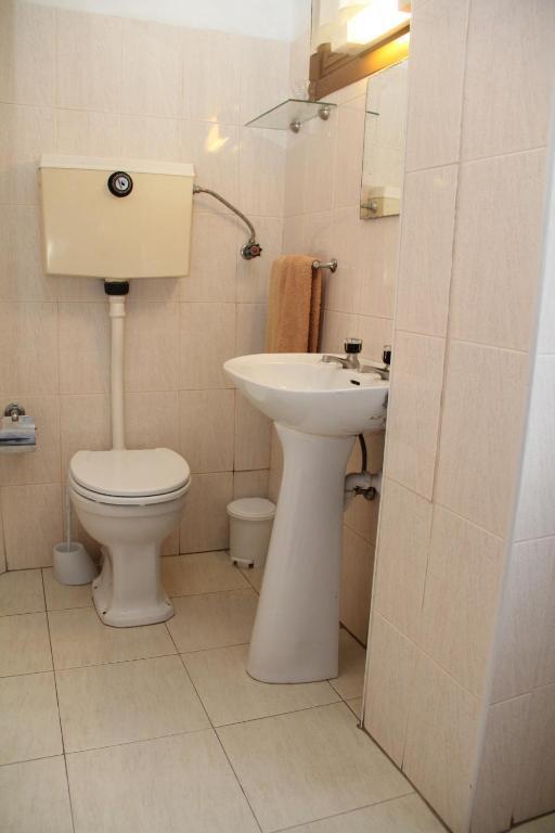 Monte Sinai Guest House Порту Экстерьер фото